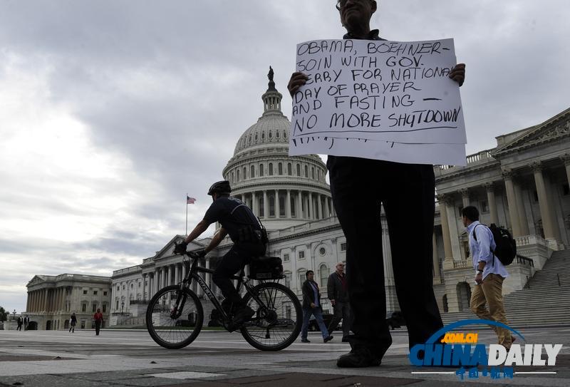 美參議院投票通過議案結束聯邦政府關門