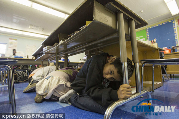 圖：全球1800萬(wàn)民眾參加世界最大年度地震演習(xí)