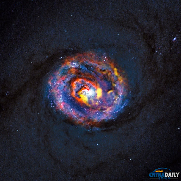 天文學(xué)家拍到宇宙震撼一幕:超級(jí)黑洞吞噬巨量物質(zhì)