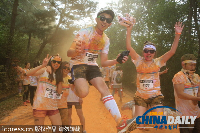 韓國(guó)首爾舉行色彩賽跑活動(dòng)