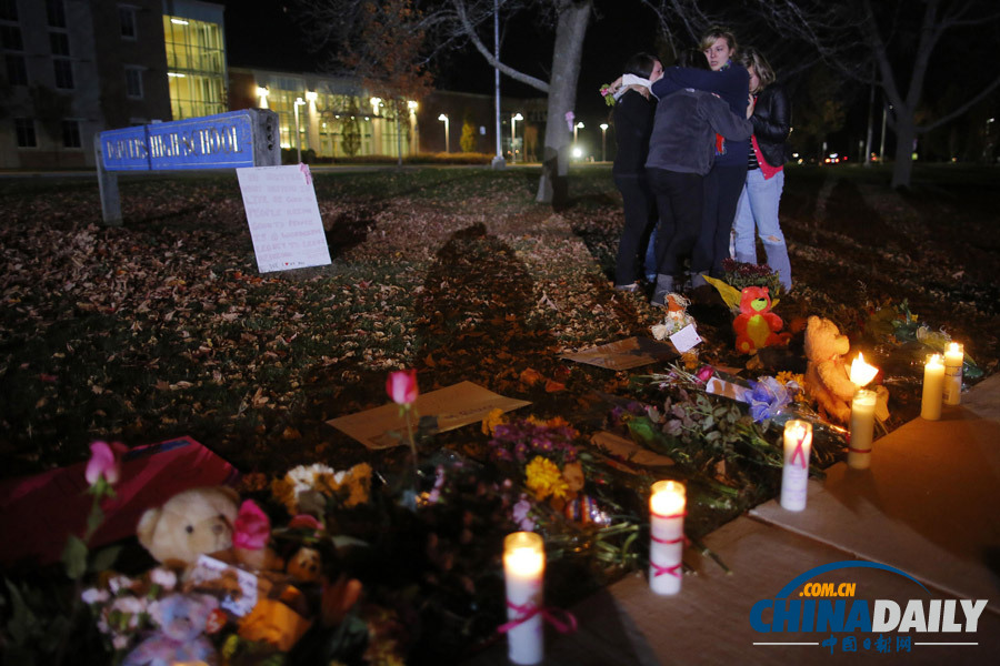 數百美國人悼念內華達中學槍擊案死難者（高清組圖）