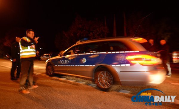 德國餐館發(fā)生劫持事件 槍手綁架十余人與警察對峙（組圖）
