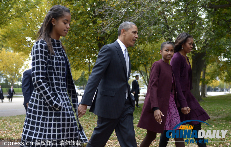 奧巴馬夫婦攜女兒赴教堂做禮拜 兩女兒亭亭玉立