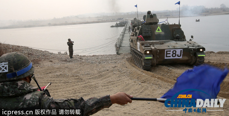 韓國漢江舉行護國軍演 裝甲車齊出動（組圖）