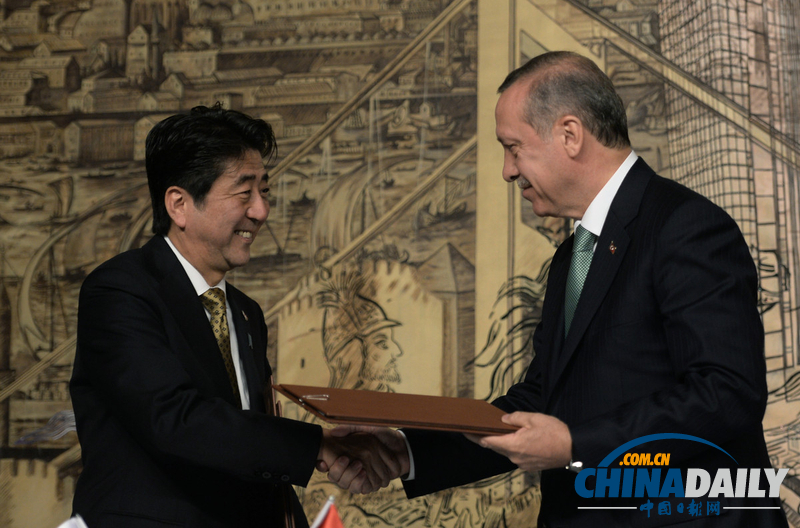 馬爾馬拉海底隧道開通 安倍與土耳其總理乘車體驗