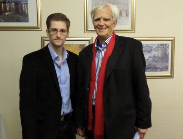 德國內政部長稱接受斯諾登幫助 但拒絕為其提供庇護