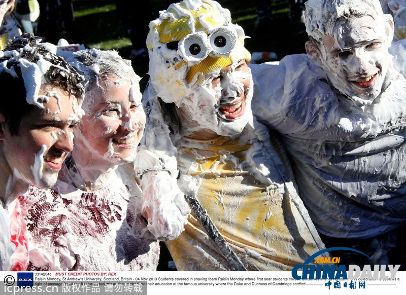 蘇格蘭學生創(chuàng)意無限 臉涂剃須泡沫活動別開生面