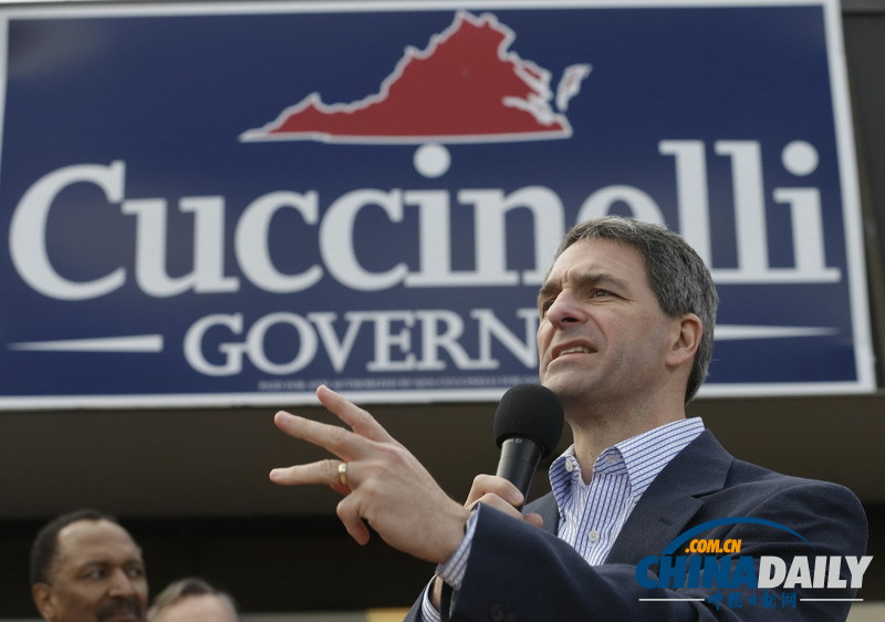 美州長候選人為競選拉票 臺下小女孩呼呼大睡