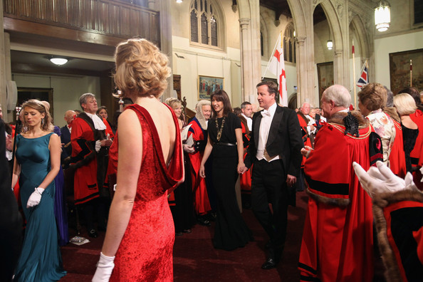 卡梅倫“奢華”宴會上提倡節(jié)儉成笑話