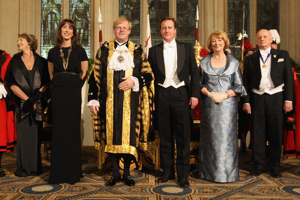 卡梅倫“奢華”宴會上提倡節(jié)儉成笑話