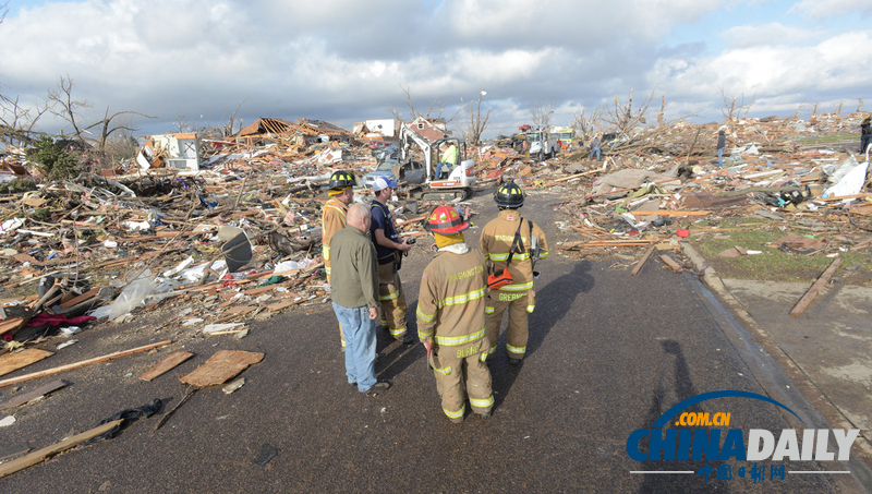 美國中西部遭龍卷風襲擊 受損地區場面震撼