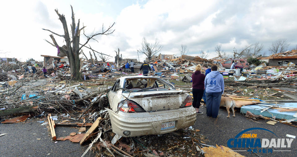 美國中西部遭龍卷風襲擊 受損地區場面震撼