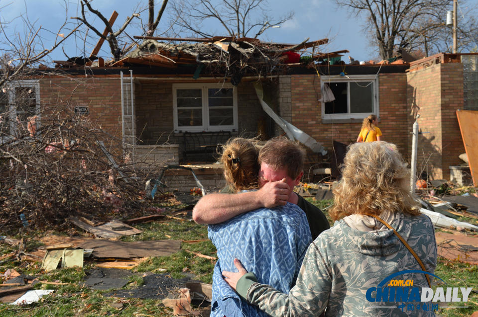 美國中西部遭龍卷風襲擊 受損地區場面震撼
