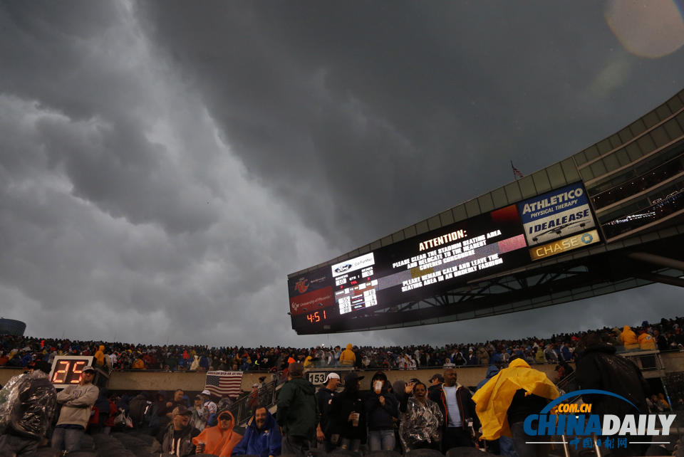 美國中西部遭龍卷風襲擊 受損地區場面震撼