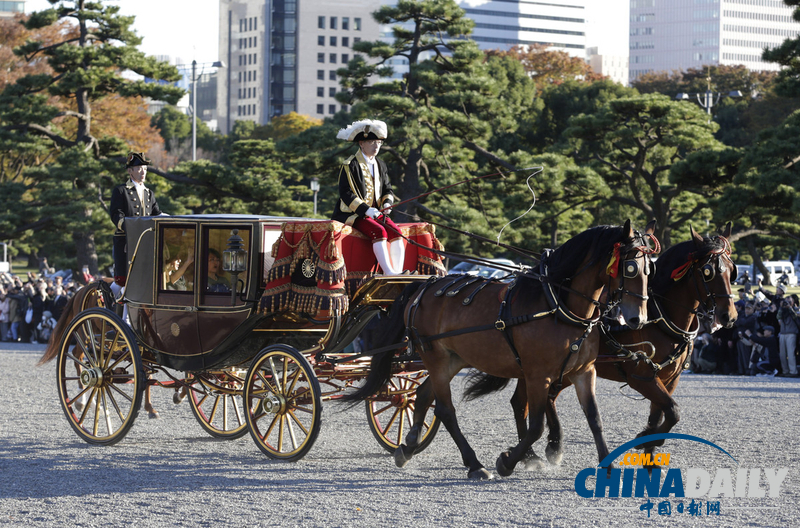 卡羅琳履行駐日大使首項工作 前往拜訪天皇明仁