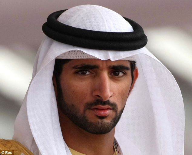 迪拜王儲(chǔ)千米高空傘繩纏繞 沉著勇敢化險(xiǎn)為夷（圖）