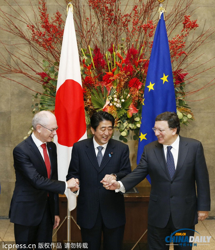 安倍于首相官邸會(huì)見(jiàn)歐盟首腦 發(fā)布會(huì)上喜笑顏看