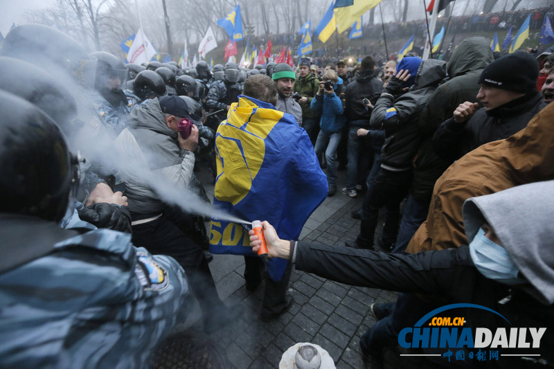 烏克蘭暫停加入歐盟進程引發大規模抗議
