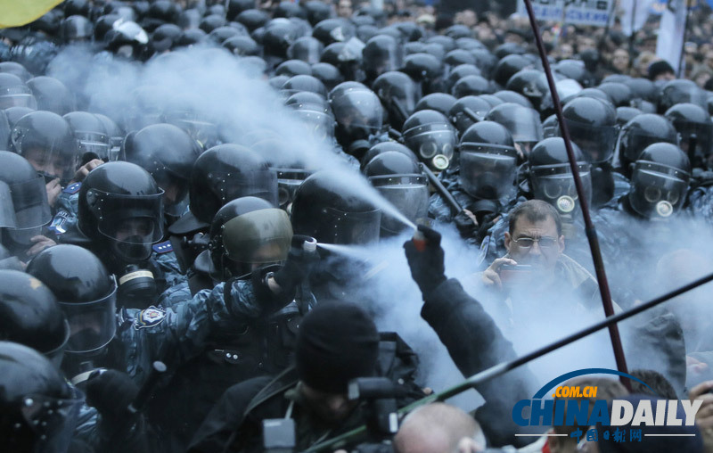 烏克蘭暫停加入歐盟進程引發大規模抗議