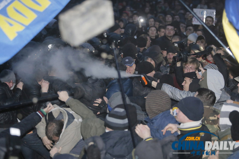 烏克蘭暫停加入歐盟進程引發大規模抗議