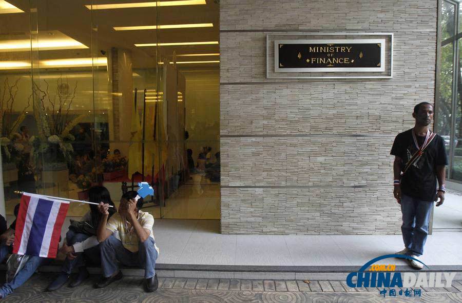 泰國反對派“占領”財政部 逼英拉下臺