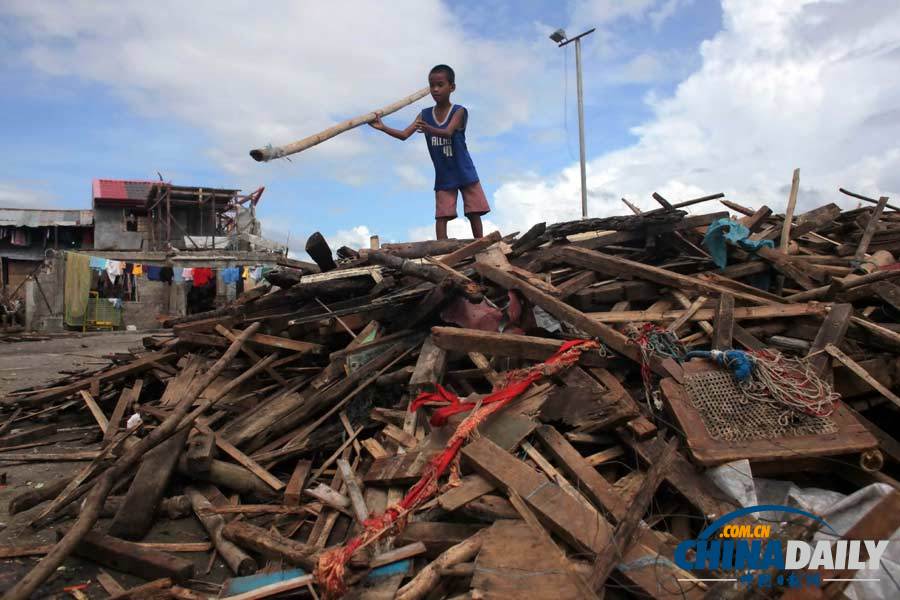菲律賓塔克洛班民眾開始重建家園