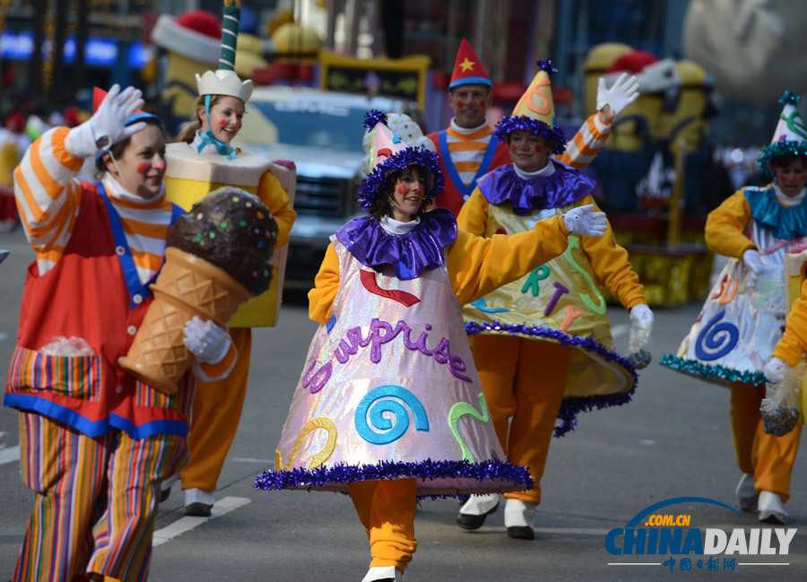 美國舉行感恩節(jié)盛大游行