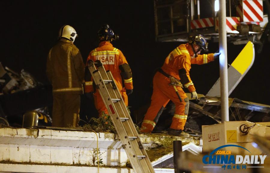 蘇格蘭警用直升機墜落酒吧 已致3死數十人傷（圖）