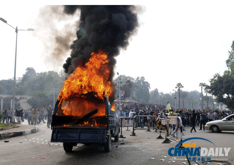 埃及前總統穆爾西支持者繼續示威 遭催淚彈驅趕
