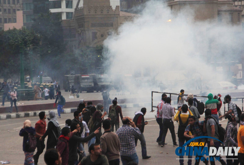 埃及前總統穆爾西支持者繼續示威 遭催淚彈驅趕