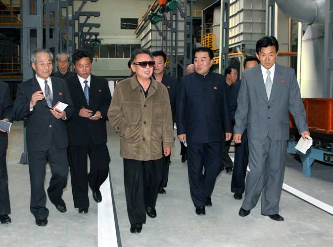 朝鮮機關報刊登圖文 紀念金正日逝世兩周年