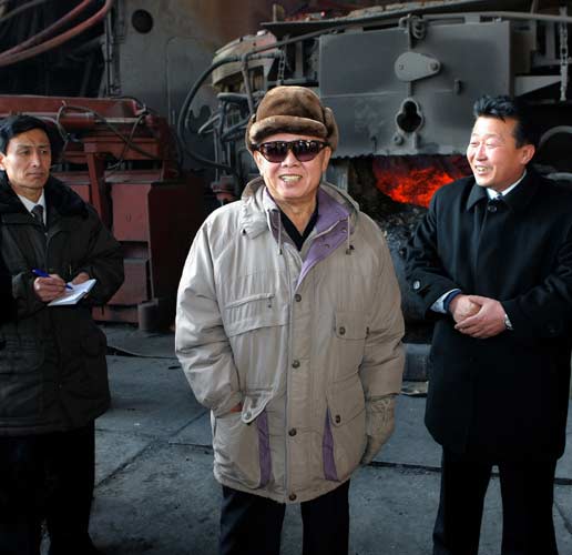 朝鮮機關報刊登圖文 紀念金正日逝世兩周年