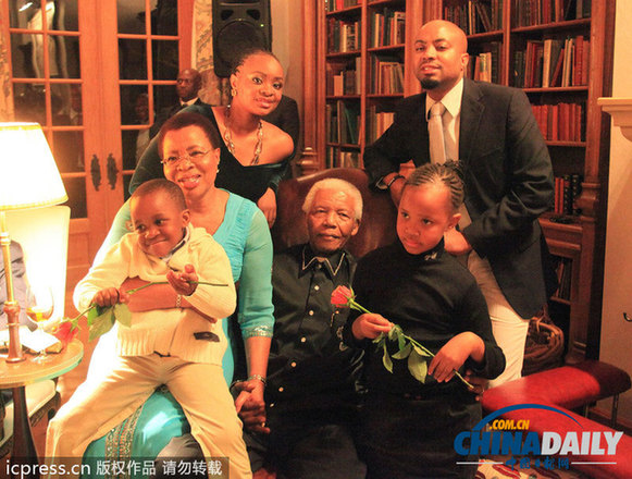 曼德拉一生為自由而戰(zhàn) 家人丑聞多