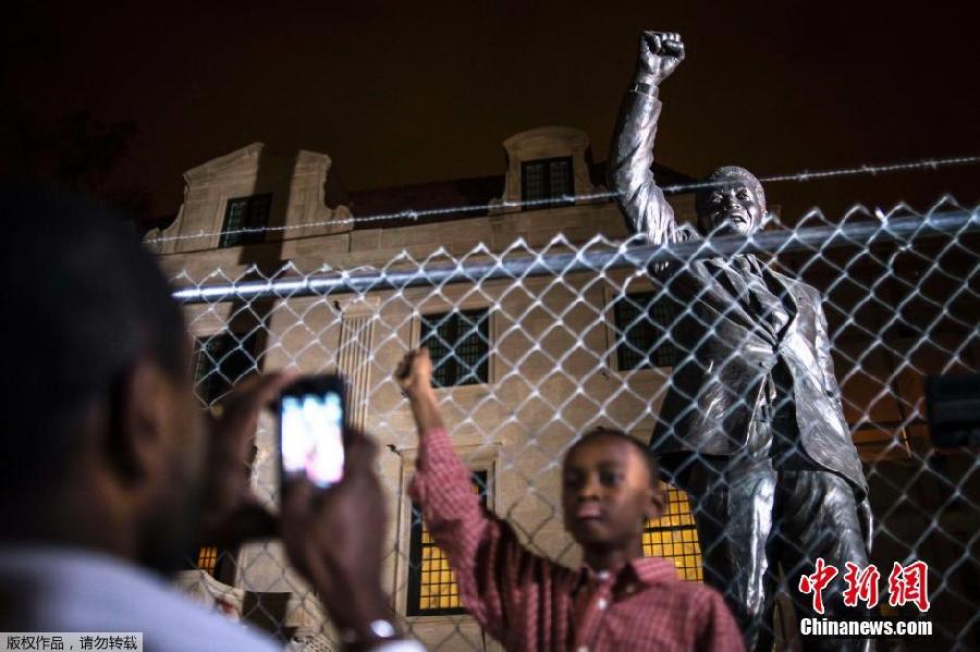 曼德拉因病逝世享年95歲 各地政要民眾悼念