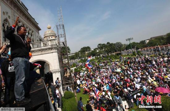 泰國總理英拉稱政府愿與反對派談判以結(jié)束危機