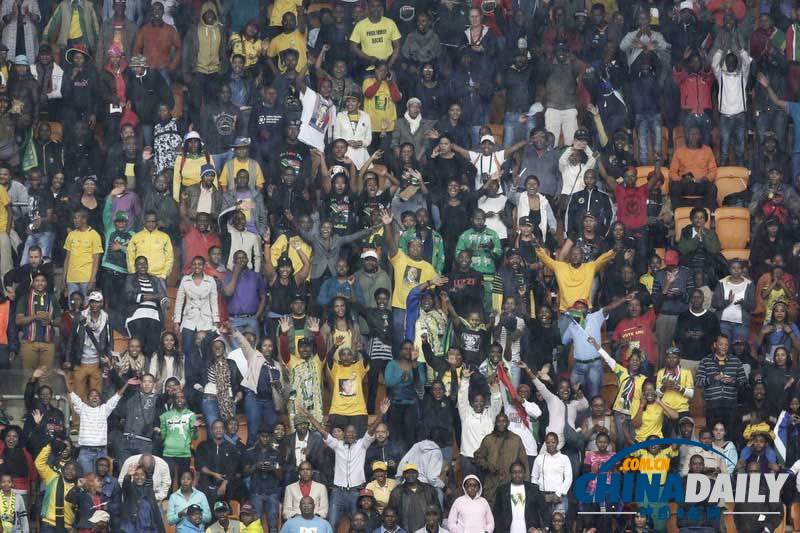 奧巴馬抵達(dá)南非 將出席曼德拉官方追悼會