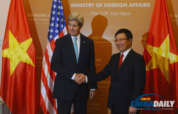 克里訪問越南首都河內(nèi) 敦促越方進(jìn)行各項改革