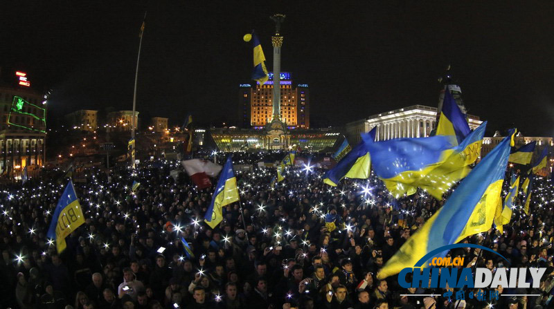 烏克蘭20萬反政府示威者集會(huì)聲勢(shì)浩大