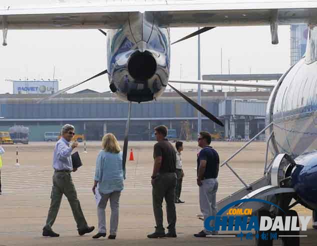 45年后 克里乘船重游昔日越戰服役地