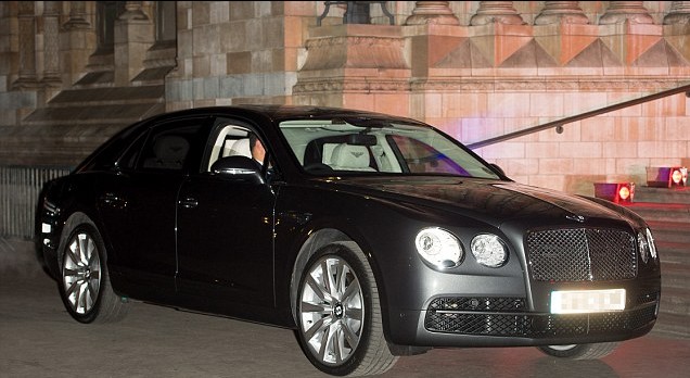 價值25萬英鎊豪華賓利!威廉夫婦最新座駕曝光