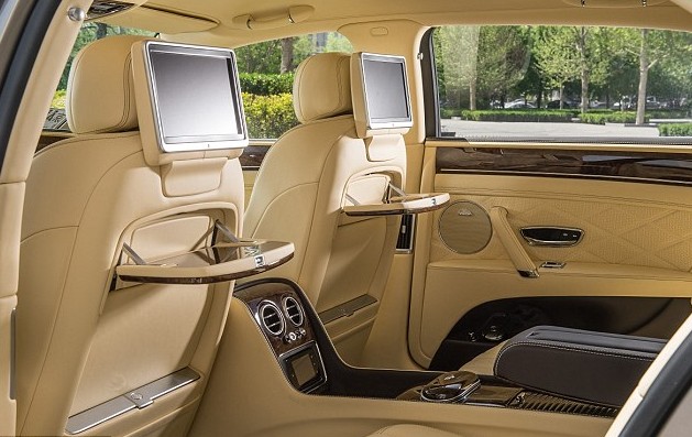 價值25萬英鎊豪華賓利!威廉夫婦最新座駕曝光