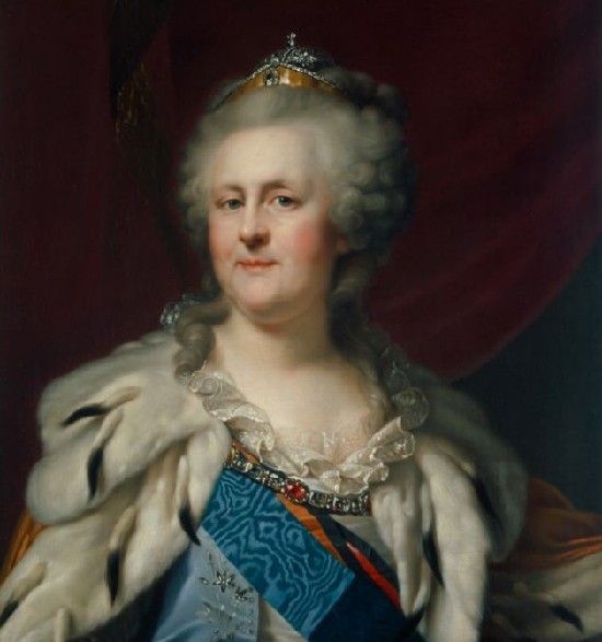 英國(guó)首相與俄國(guó)女皇長(zhǎng)得像？！對(duì)比照網(wǎng)上躥紅