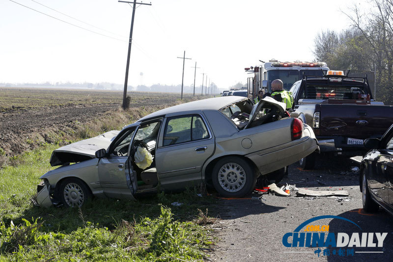 美國因大霧21輛車發生連環車禍 致1死6傷