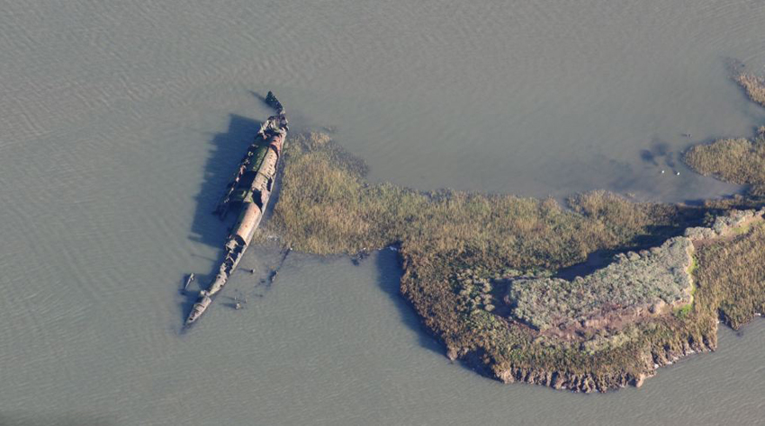德一戰沉沒潛艇神秘現身英國海灘(組圖)