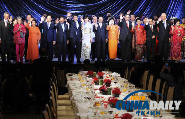 2013年終盤點:當國際頭條遭遇網絡熱詞之十動然拒