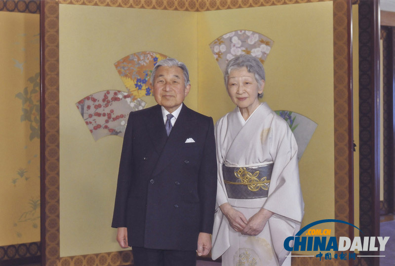 日本明仁天皇迎80大壽 民眾云集喝彩祝福