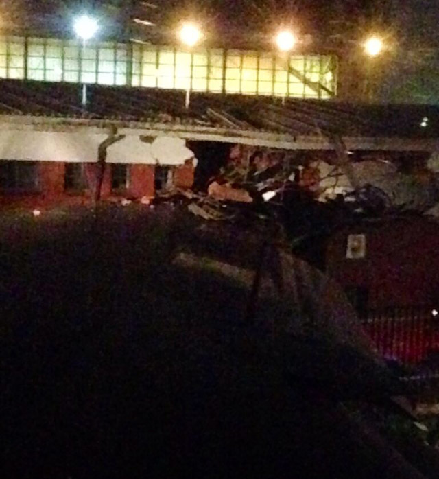 英國航空客機在南非機場撞樓 4人受傷