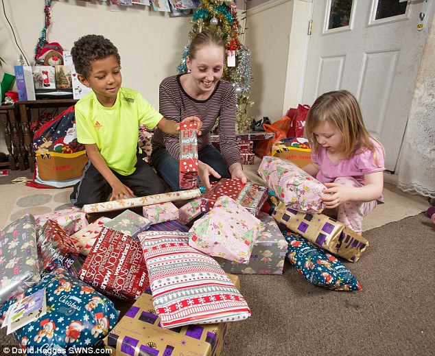 英國單身失業母親從8家公司貸款過圣誕節 還款成難題