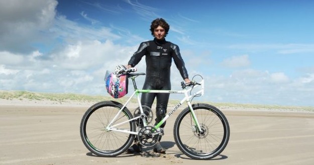 時速181公里！英國牛人打造超級山地車破世界紀錄