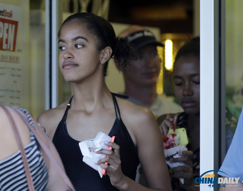 奧巴馬夏威夷度假買刨冰 和民眾偶遇遭圍觀拍照